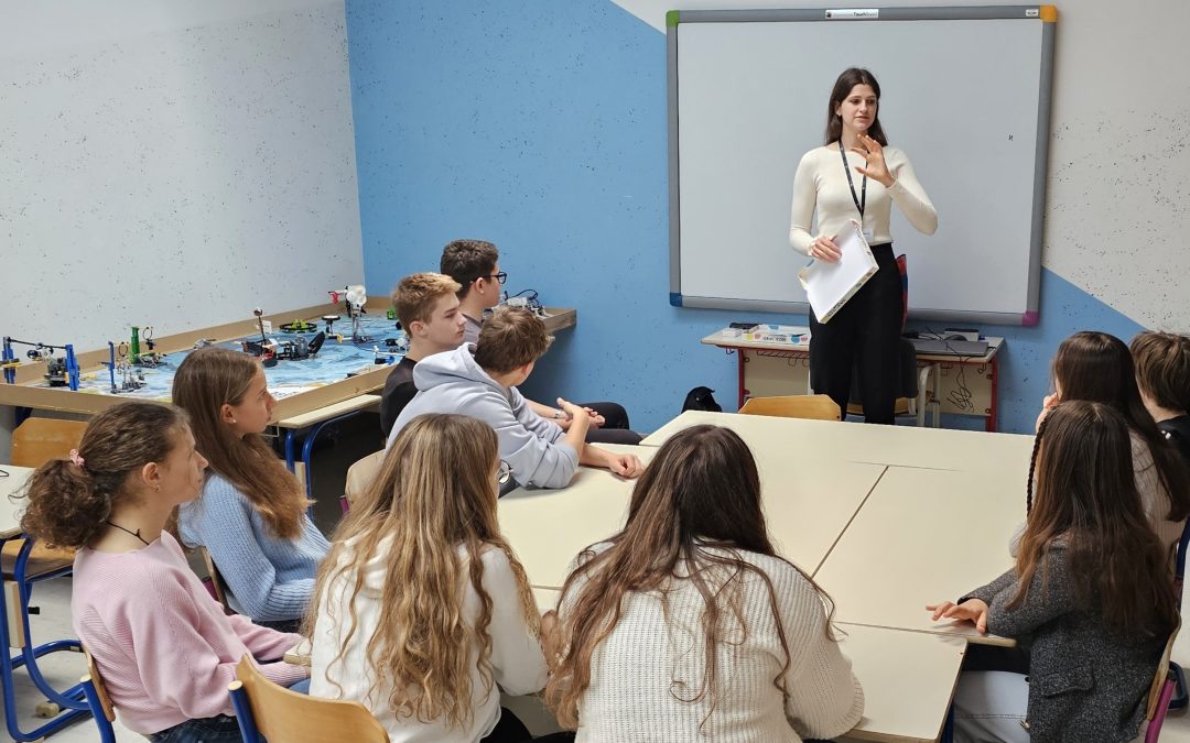 Predstavnica SBC navdušila učence z igro “Igrivi izzivi” 🎉