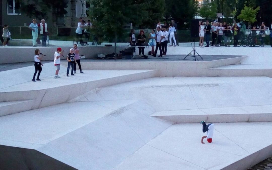 Začetek šolskega leta s pesmijo in plesom tudi na Promenadi Velenje
